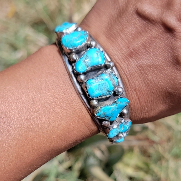 1970's vintage Native American handmade chunky turquoise cuff bracelet - Picture 1 of 17